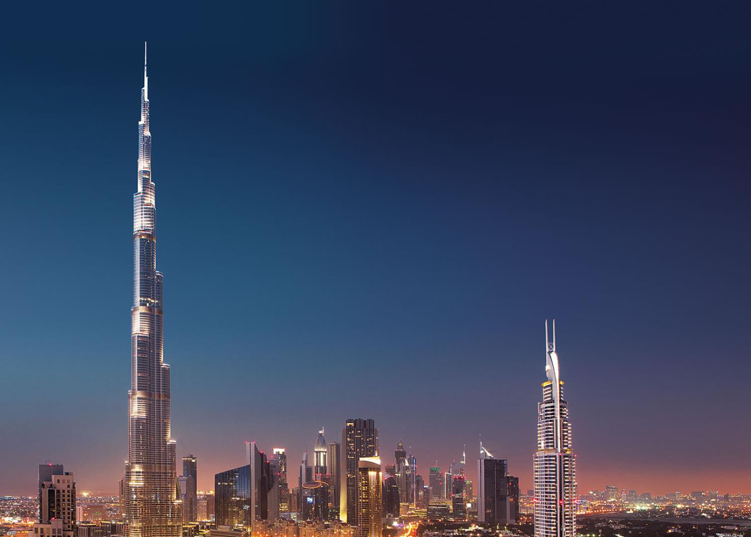 Бурдж халифа объединенные арабские. Башня Бурдж Халифа. Небоскрёб Бурдж-Халифа в Дубае. Самый высокий небоскреб Бурдж-Халифа. Дубай здание Бурдж Халифа.